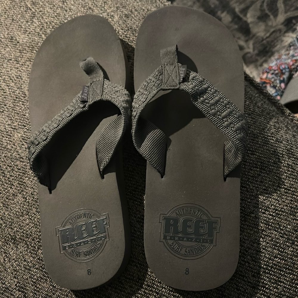 Reef Sandy Flip flops new without tags